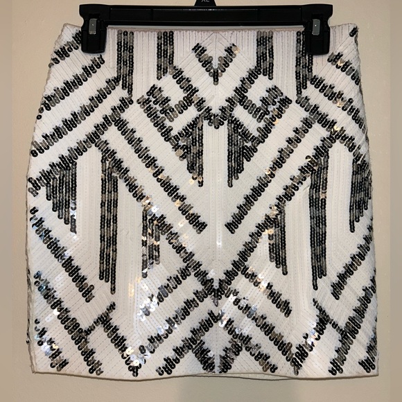 Sparkly mini skirt - Picture 1 of 3